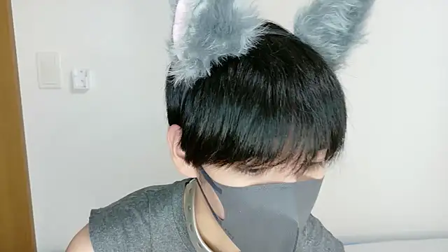 Snapshot of itsme_LEON chatting on October 22, 2025, 1:00 pm itsme LEON online show from October 22, 2025, 1:00 pm