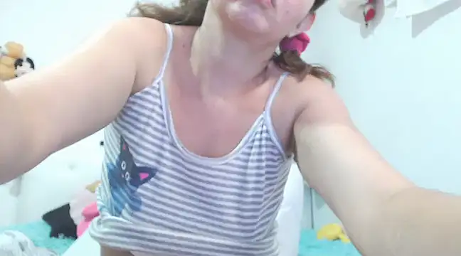 Snapshot of catalinadiaz666 chatting on December 16, 2024, 1:42 am catalinadiaz666 online show from December 16, 2024, 1:42 am