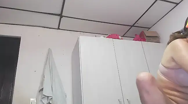 Snapshot of catalinadiaz666 chatting on December 21, 2024, 3:14 am catalinadiaz666 online show from December 21, 2024, 3:14 am