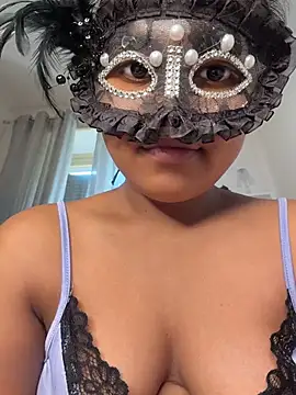 Bella Luna18 online show from June 6, 2026, 8:08 am