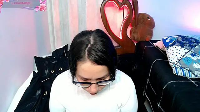 naihroby online show from April 24, 2026, 2:14 am