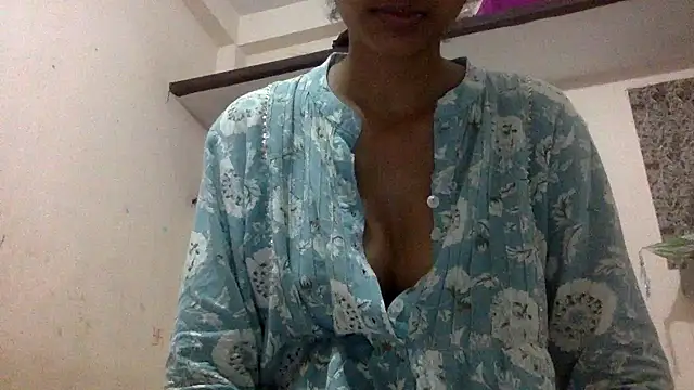 Snapshot of Shalu79 chatting on July 6, 2026, 6:54 pm Shalu79 online show from July 6, 2026, 6:54 pm