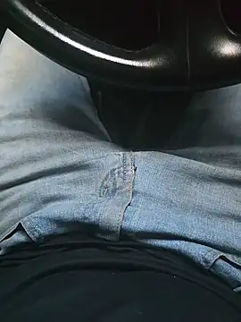 Jovende28 online show from October 30, 2025, 11:27 pm