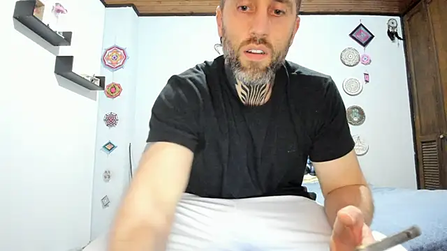 Snapshot of Antoniohot2024 chatting on January 5, 2025, 1:03 am Antoniohot2024 online show from January 5, 2025, 1:03 am