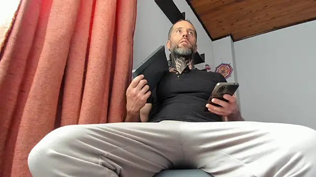 Snapshot of Antoniohot2024 chatting on January 19, 2025, 5:49 pm Antoniohot2024 online show from January 19, 2025, 5:49 pm