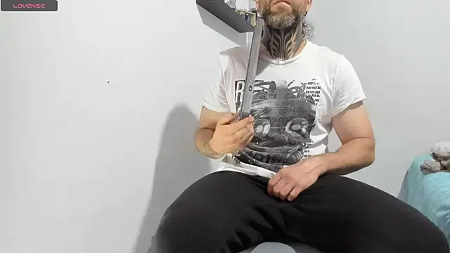 Snapshot of Antoniohot2024 chatting on March 18, 2025, 10:03 am Antoniohot2024 online show from March 18, 2025, 10:03 am