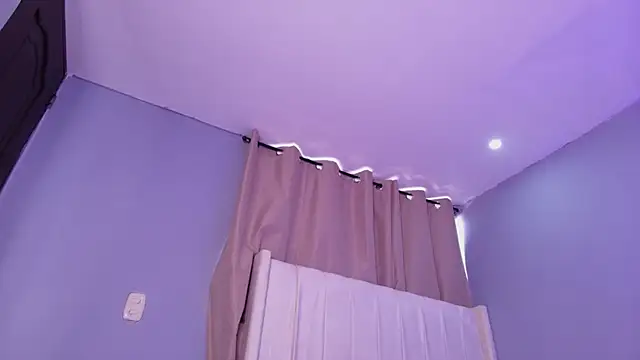 Shenoa1 online show from November 18, 2025, 12:09 pm