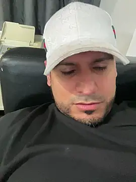 Insaneskillzz69 online show from April 14, 2026, 1:50 pm