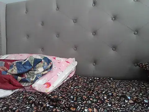 Snapshot of skinny__boy__ chatting on December 15, 2025, 6:23 pm skinny boy online show from December 15, 2025, 6:23 pm