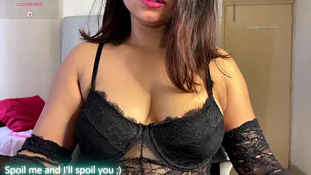 Snapshot of ohh_mona chatting on October 14, 2025, 3:40 am ohh mona online show from October 14, 2025, 3:40 am