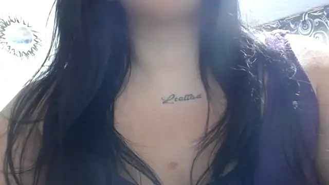 Snapshot of shopyymessyy chatting on December 30, 2024, 5:55 pm shopyymessyy online show from December 30, 2024, 5:55 pm