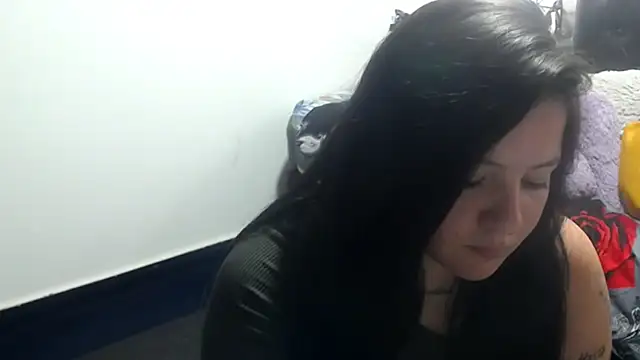 Snapshot of shopyymessyy chatting on January 29, 2025, 3:47 pm shopyymessyy online show from January 29, 2025, 3:47 pm