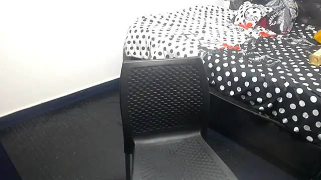 Snapshot of shopyymessyy chatting on February 14, 2025, 7:44 pm shopyymessyy online show from February 14, 2025, 7:44 pm