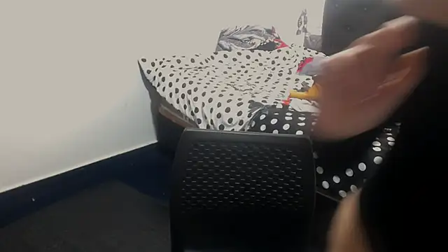 Snapshot of shopyymessyy chatting on February 18, 2025, 7:30 pm shopyymessyy online show from February 18, 2025, 7:30 pm