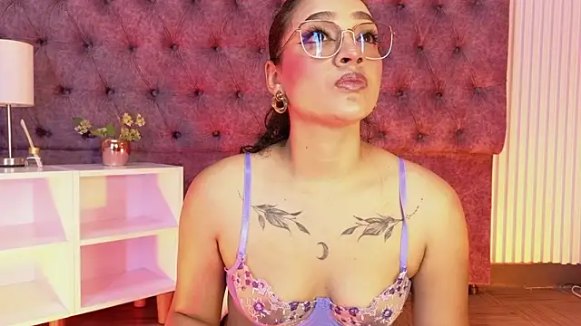 EMILYY FOXY online show from March 26, 2026, 6:57 pm