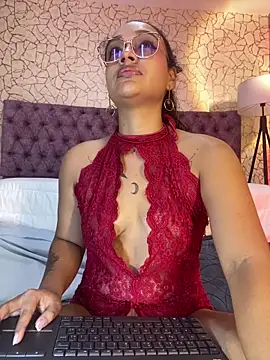 Snapshot of EMILYY_FOXY chatting on June 19, 2026, 7:06 pm EMILYY FOXY online show from June 19, 2026, 7:06 pm