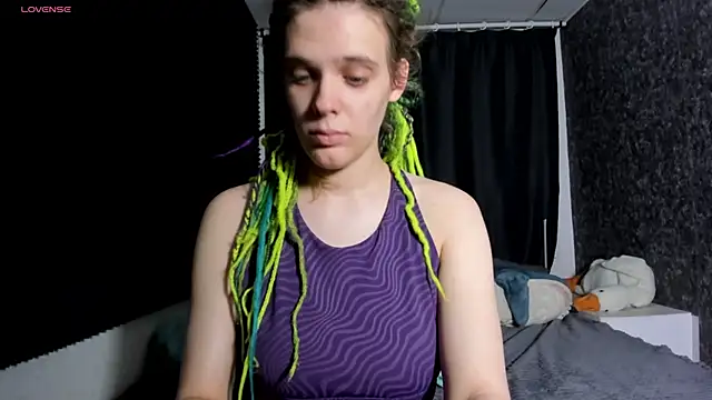 KIKI Krash online show from December 3, 2025, 10:24 am