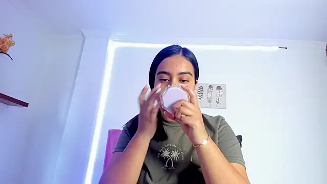 anniesweet- online show from April 10, 2026, 1:16 pm