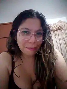 Snapshot of Carliina_Soussa chatting on February 4, 2026, 11:42 pm Carliina Soussa online show from February 4, 2026, 11:42 pm