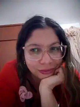 Snapshot of Carliina_Soussa chatting on February 17, 2026, 11:33 pm Carliina Soussa online show from February 17, 2026, 11:33 pm