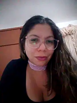 Snapshot of Carliina_Soussa chatting on February 19, 2026, 11:34 pm Carliina Soussa online show from February 19, 2026, 11:34 pm