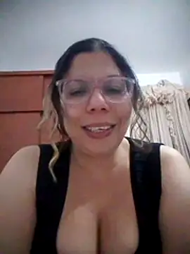 Snapshot of Carliina_Soussa chatting on February 22, 2026, 11:03 pm Carliina Soussa online show from February 22, 2026, 11:03 pm