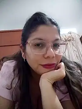 Snapshot of Carliina_Soussa chatting on April 21, 2026, 11:29 pm Carliina Soussa online show from April 21, 2026, 11:29 pm