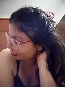 Snapshot of Carliina_Soussa chatting on April 29, 2026, 12:16 am Carliina Soussa online show from April 29, 2026, 12:16 am
