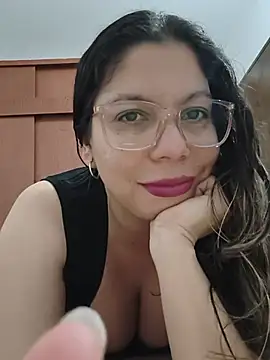 Snapshot of Carliina_Soussa chatting on July 2, 2026, 10:49 pm Carliina Soussa online show from July 2, 2026, 10:49 pm