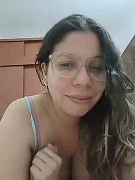 Snapshot of Carliina_Soussa chatting on July 15, 2026, 2:06 am Carliina Soussa online show from July 15, 2026, 2:06 am