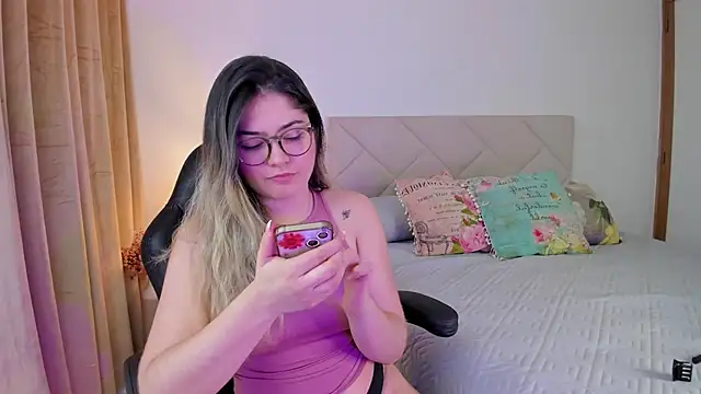 Lau Bee online show from December 30, 2024, 8:36 pm