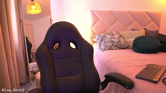 Lau Bee online show from September 13, 2025, 6:08 pm