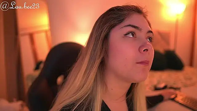 Lau Bee online show from October 7, 2025, 6:27 pm