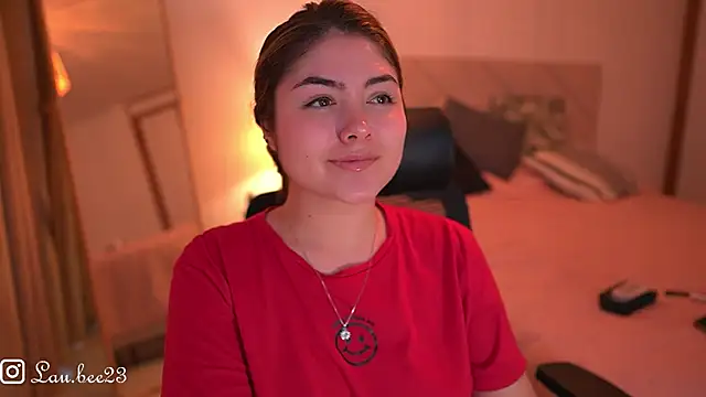 Lau Bee online show from March 31, 2026, 8:20 pm