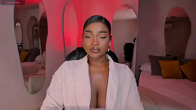 SavannahStorm online show from April 10, 2026, 12:32 pm