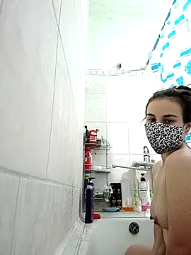 Snapshot of MikaKors chatting on December 5, 2024, 4:34 pm MikaKors online show from December 5, 2024, 4:34 pm