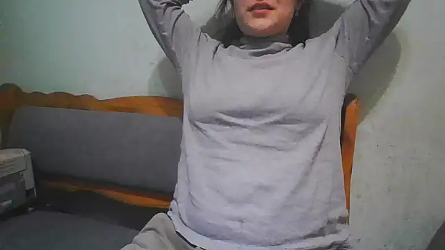 Snapshot of MikaKors chatting on February 18, 2025, 2:38 pm MikaKors online show from February 18, 2025, 2:38 pm