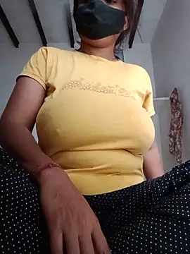 Snapshot of illay_love chatting on June 12, 2026, 4:44 am illay love online show from June 12, 2026, 4:44 am
