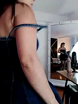 Adel Nesbiit online show from March 31, 2026, 7:47 pm