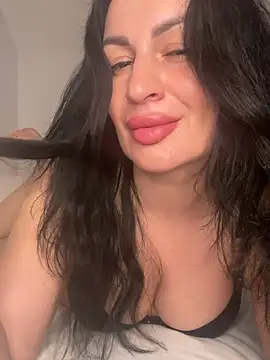 Helena7077 online show from April 16, 2026, 10:34 pm