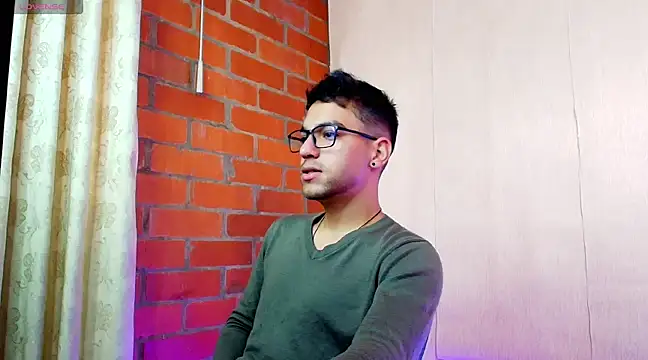 Leandro valenzuela online show from March 13, 2025, 3:39 pm