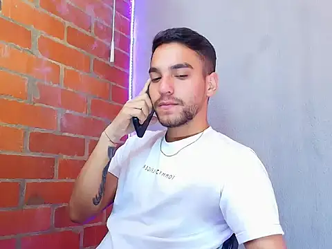 Leandro valenzuela online show from October 2, 2025, 6:04 pm