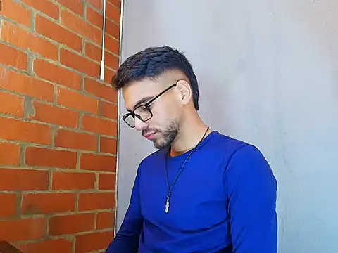 Leandro valenzuela online show from October 11, 2025, 3:10 pm