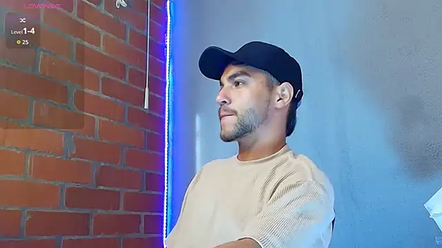 Leandro valenzuela online show from December 2, 2025, 9:21 pm