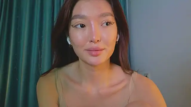 AudreyMell online show from October 28, 2025, 2:20 pm