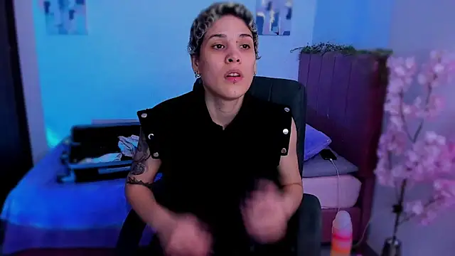 Charlee pink online show from December 3, 2025, 11:58 pm