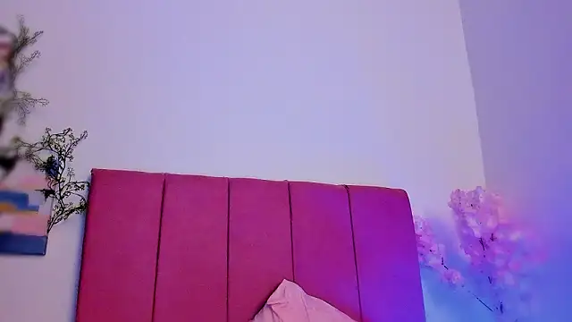 Charlee pink online show from January 19, 2026, 7:01 am