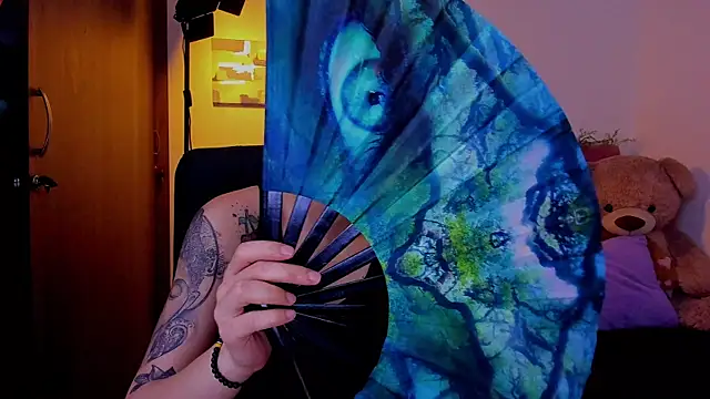 Charlee pink online show from April 5, 2026, 2:53 am