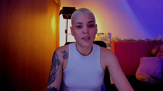 Charlee pink online show from April 15, 2026, 6:26 pm