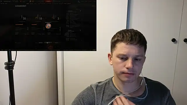 Snapshot of BigL0ve chatting on October 17, 2025, 4:09 pm BigL0ve online show from October 17, 2025, 4:09 pm